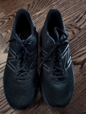 New Balance Men's Fresh Foam 880 Running Shoes - Black